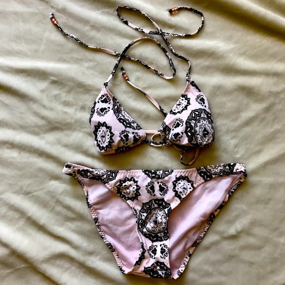 H&M 2pcs swimsuit - Picture 1 of 5